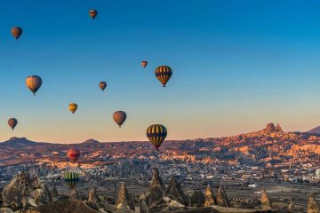 Jet ile balon turuna hızlıca ulaşın ve gökyüzünde eşsiz bir deneyim yaşayın. Yükseklerden muazzam manzaraları keşfedin.