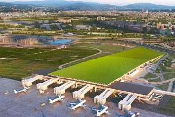 Floransa Havalimanı’nda (FLR) terminal binası, apron üzerindeki yolcu uçakları ve arka planda Toskana manzarası