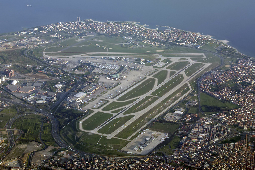 İstanbul Atatürk Havaalanı’nda özel uçak kiralama hizmetiyle lüks ve konforlu seyahat deneyimi.